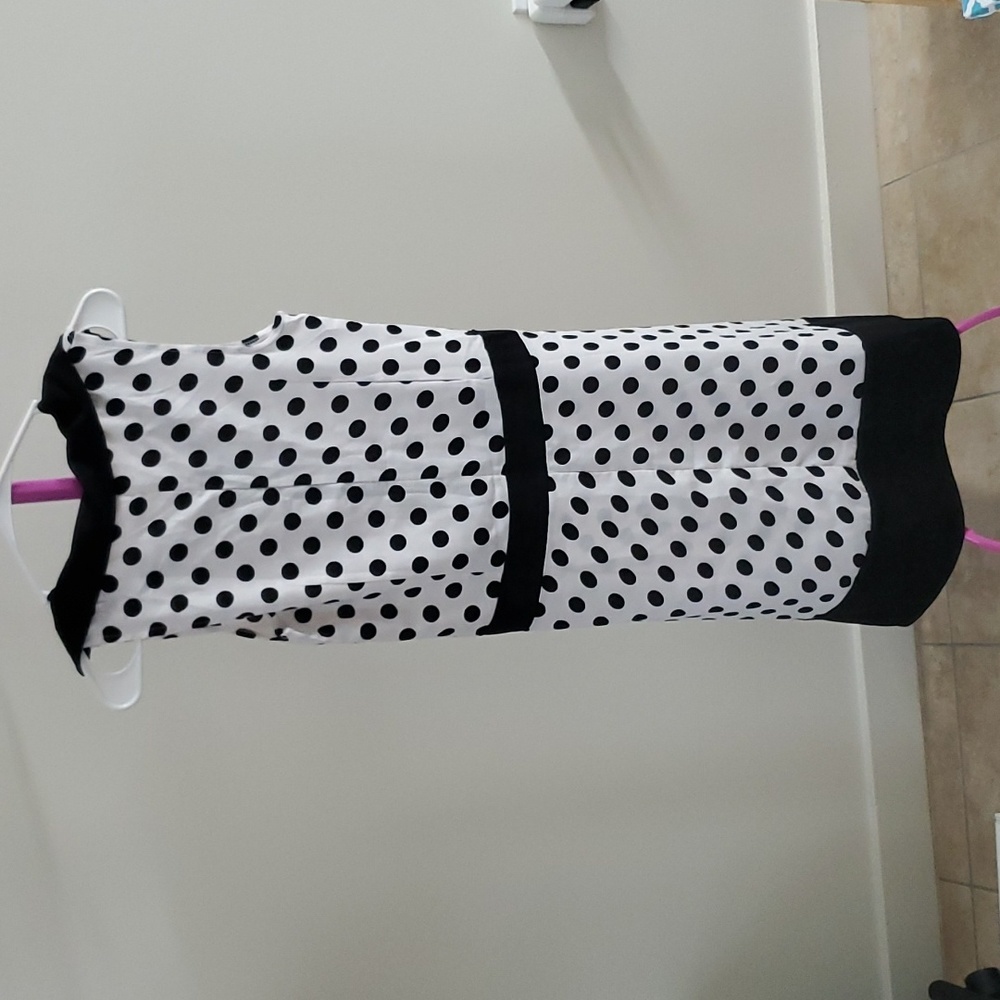 Black & White Sleeveless Polka-dot Summer Dress size M Collared Neck w/ Buttons - Picture 3 of 15